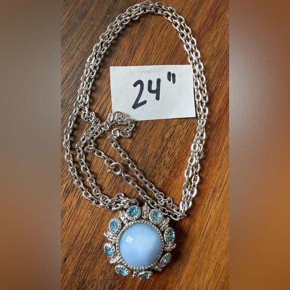 VTG Avon Silver Tone Necklace with Light Blue Rhinestone Pendant - Picture 4 of 4